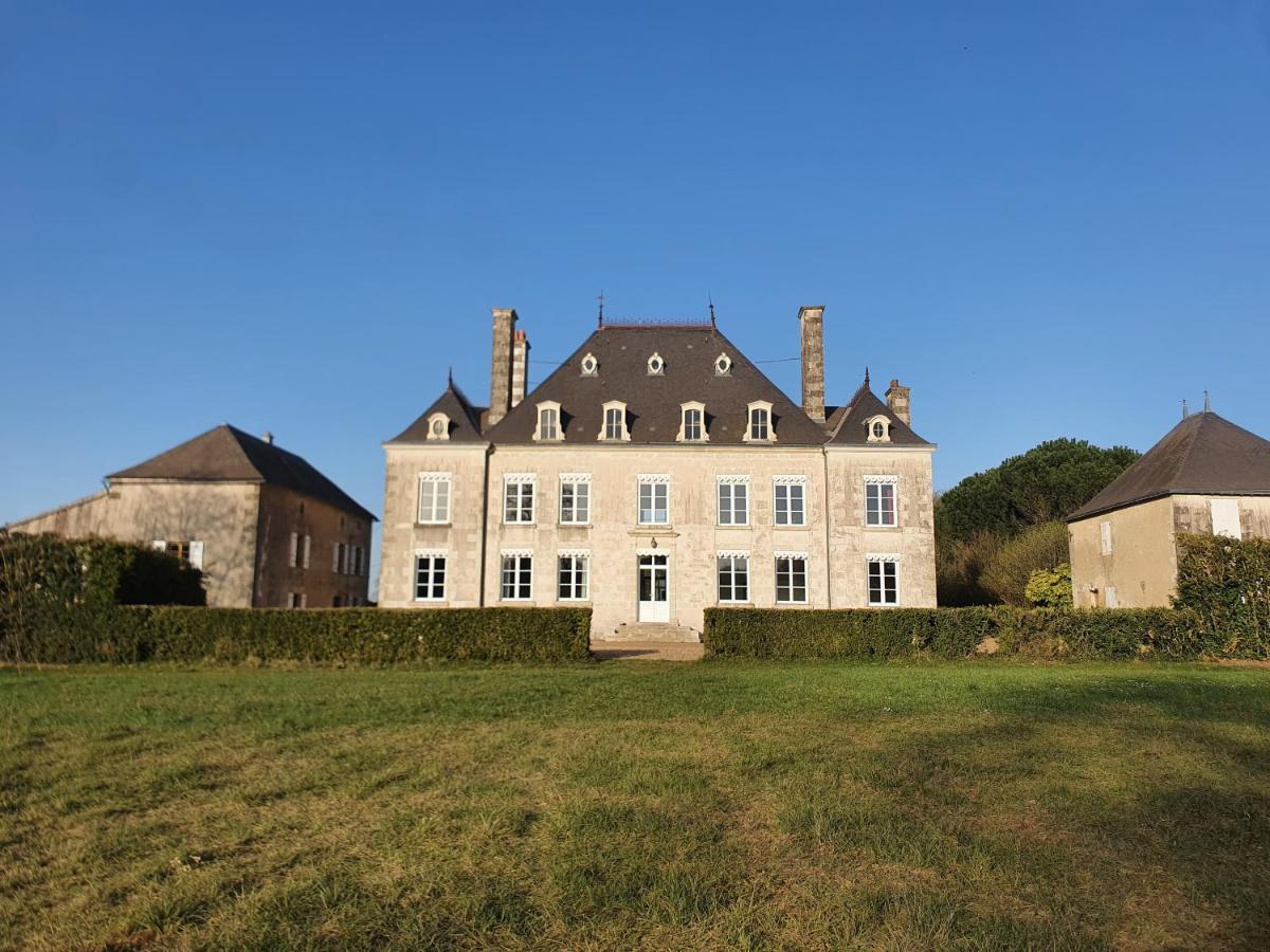 Domaine De La Briouse Bed & Breakfast Sanxay Ngoại thất bức ảnh