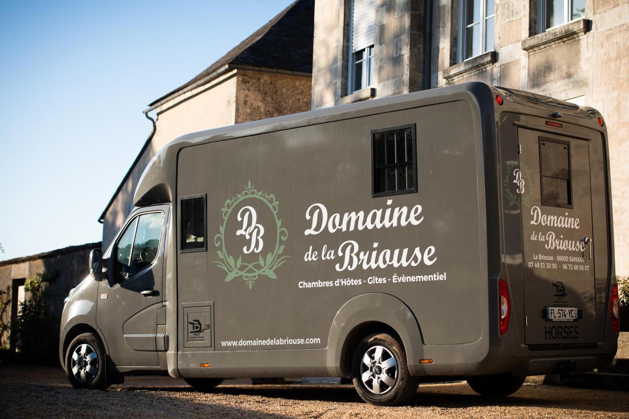Domaine De La Briouse Bed & Breakfast Sanxay Ngoại thất bức ảnh